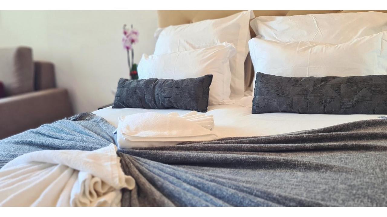 Rentalist Apartaments- Santa Catarina Porto Eksteriør bilde